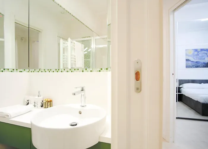 Apartment Elegantis Doris - One Minute Walk To Vatican Museums *